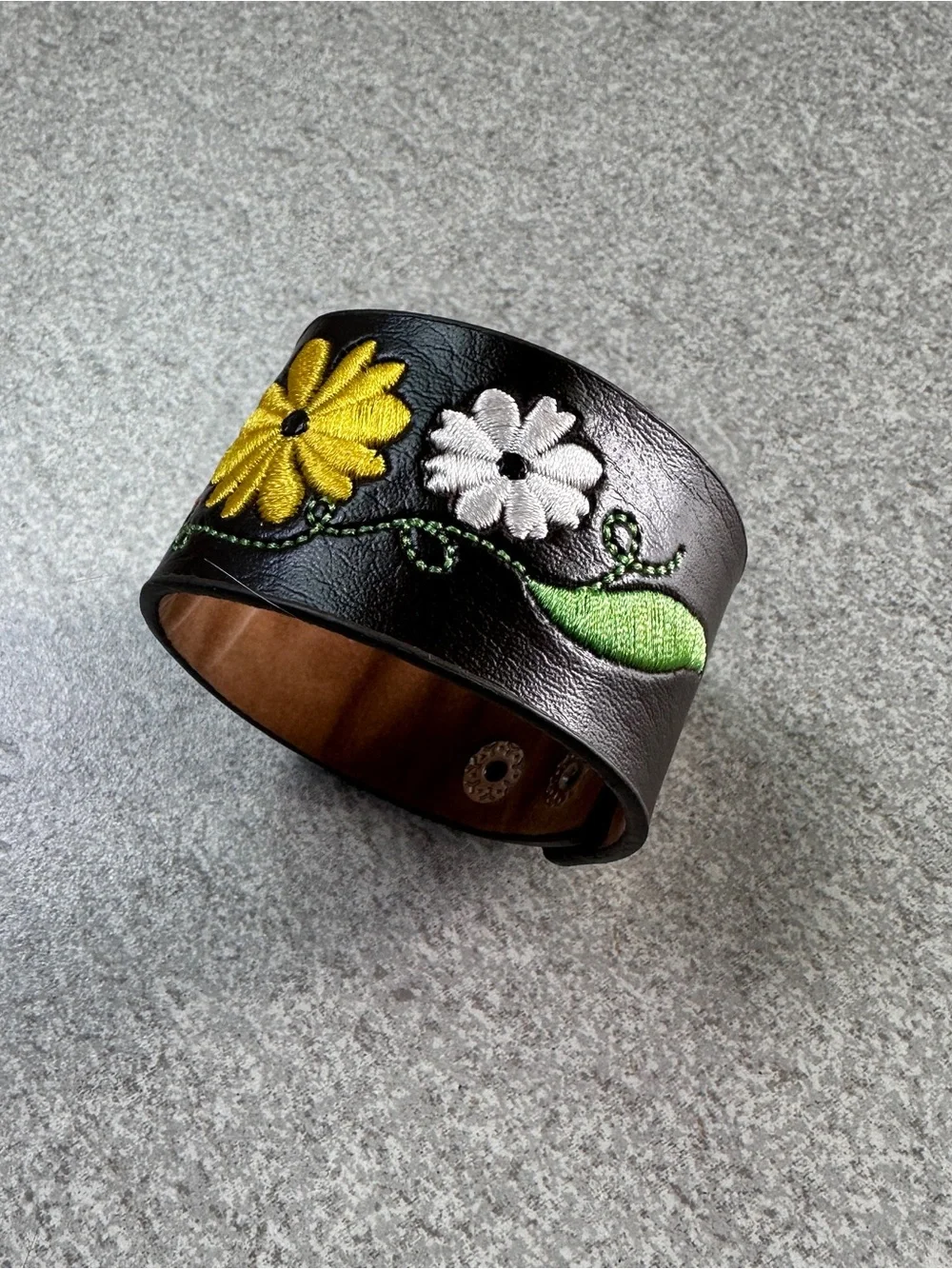 NWOT Brown Leather Floral Embroidered 1.5